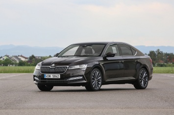 Оглашены цены на рестайлинговую Skoda Superb