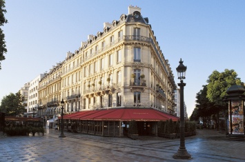Где остановиться в Париже: H?tel Barri?re Le Fouquet’s Paris