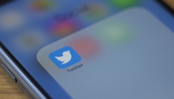 Twitter признал, что "слил" рекламодателям телефоны пользователей