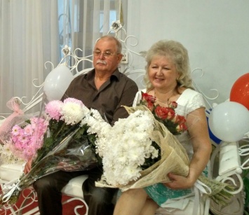 Супруги Катаевы из Ялты отметили рубиновую свадьбу