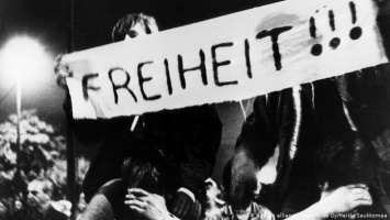 Мирная революция в ГДР: как восточные немцы дали режиму под дых