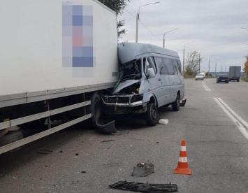 В Запорожье сбежал из больницы водитель маршрутки, устроивший смертельное ДТП с грузовиком