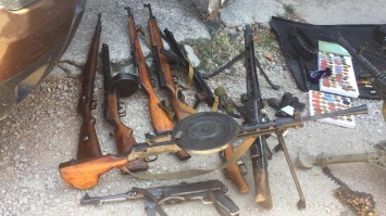 Оружие и боеприпасы хранили у себя в гараже два севастопольца