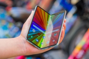 Замена дисплея Galaxy Fold в России стоит как новый iPhone XR