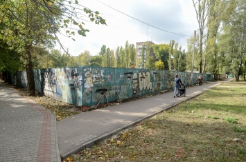 Скандальную стройку на Глушко действительно остановили