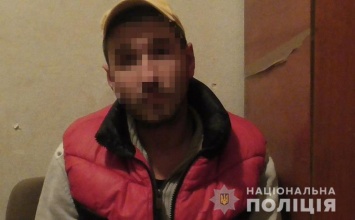 В Киеве поймали извращенца, который снял штаны перед 14-летней девочкой. Фото и видео