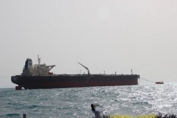 На иранском нефтяном танкере в Красном море произошел взрыв