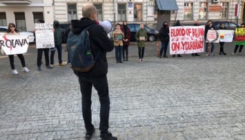 Возле посольства Турции в Киеве напали на митингующих, есть пострадавшая