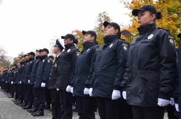В Днепре прошло торжественное принятие присяги будущими полицейскими