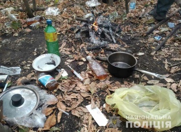 В Харькове парня застали за скверным занятием в лесу (фото)