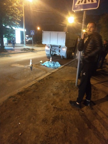 Страшное ДТП в Харькове: грузовик раздавил пенсионера на пешеходном пешеходе (фото)