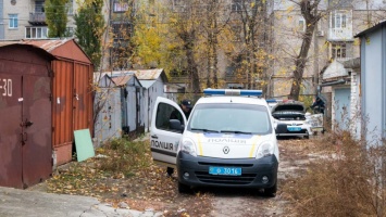 В Киеве мужчина сделал из гаража нарколабораторию и обложил ее гранатами
