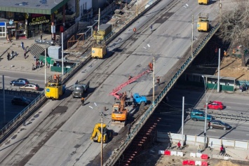 Из-за установки нового прогона на Шулявском мосту перекроют проспект Победы