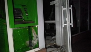 В Киеве неизвестные взорвали банкомат
