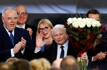 На выборах в Польше побеждает правящая партия Качиньского