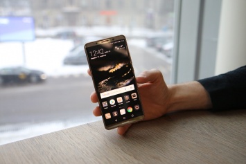 Раскрыта дата запуска продаж складного смартфона Huawei Mate X