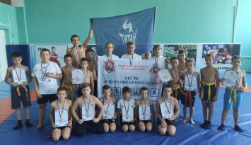 Ялтинцы вернулись из Новороссийска с медалями и восьмью чемпионами по сумо, - результаты