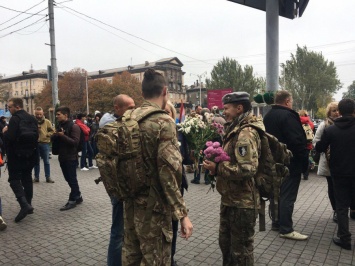 «Угроза никуда не делась»: в центре Запорожья прошел марш ко Дню защитника