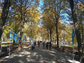 Мариупольцы праздную День защитника Украины, - ФОТОРЕПОРТАЖ