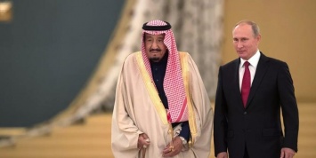 Путин и король Саудовской Аравии обменялись подарками