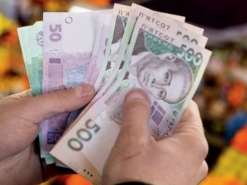 У украинцев выросла средняя зарплата: названа сумма