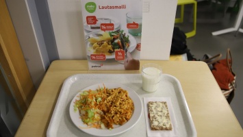 Финским школьникам надоели переваренные спагетти и они начали "обеденный бунт"