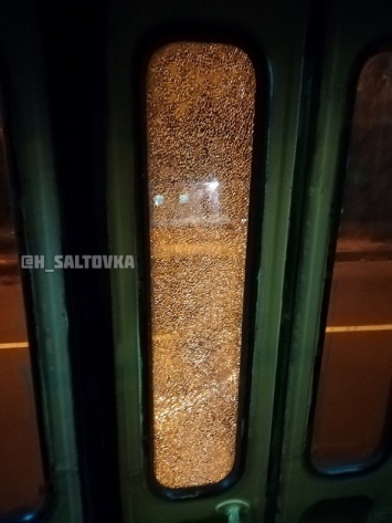 На Салтовке хулиганы обстреляли трамвай