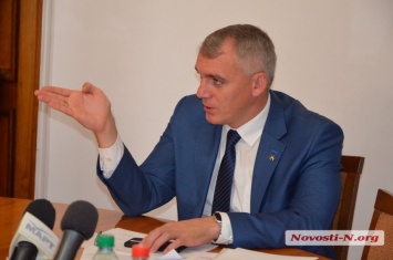 Сенкевич призвал снести тополя на проспекте Центральном