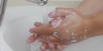 Роспотребнадзор назвал число детей, погибающих из-за не вымытых рук