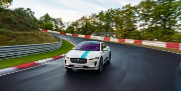 Jaguar превратил I-Pace в первое в мире гоночное такси на электротяге