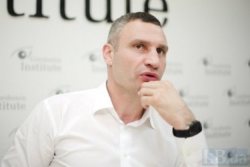Кличко обратился к Гончаруку с просьбой усовершенствовать нормы из-за надстройки на крыше дома на Майдане