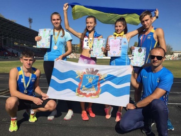 Юные николаевские легкоатлеты вернулись с международных соревнований в Молдове с семью медалями (ФОТО)
