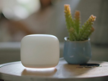 Google Nest Wifi - умный роутер со встроенным ассистентом