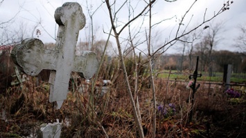 Девочку живьем закопали на кладбище: "хотели сына", жуткие детали