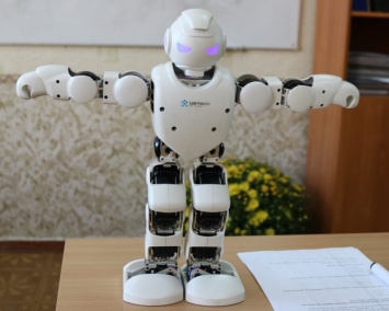 В Запорожье школьников будут учить на роботах