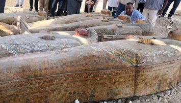 Египетские археологи нашли в Луксоре 20 древних саркофагов