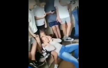 В запорожской школе подросток пытался задушить одноклассницу