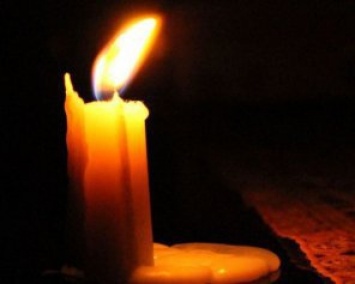 Бабушка зажгла свечу и пошла на День села: в Херсоне в пожаре погиб 2-летний мальчик