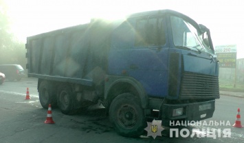 В центре Запорожья грузовик насмерть сбил пешехода. Полиция ищет свидетелей