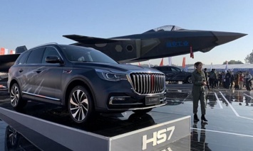 Внедорожник Hongqi HS7 получил специальную роскошную версию (ФОТО)