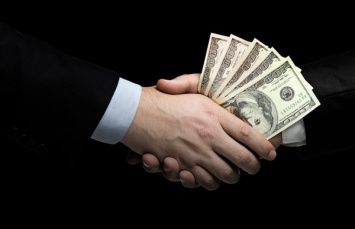 Нардепы одобрили вознаграждения для украинцев за доносы о коррупции: как это будет работать