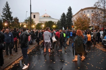 В Польше сотни митингующих протестовали против запрета секспросвета в школах