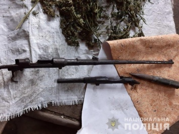 На Николаевщине мужчина хранил «для себя» марихуану и детали оружия