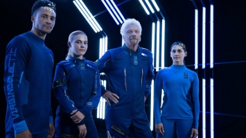 Virgin Galactic и Under Armour представили костюмы для космических туристов