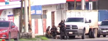 В Мексике наркокартель взял в осаду целый город: полиция признала потерю контроля