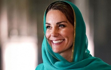 Сказочная принцесса: Кейт Миддлтон блистает в роскошном бирюзовом наряде в Лахоре