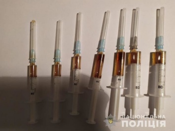 Под Днепром парень хранил наркотик в шприцах, - ФОТО