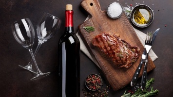 Как подобрать вино к мясу правильно - тонкости от профессионального сомелье
