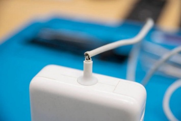Что делать, если повредился кабель зарядки MacBook