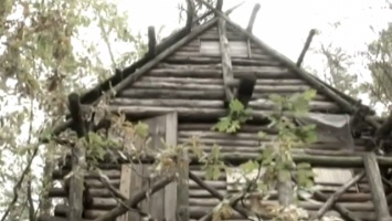 Грибники наткнулись на мистический дом в лесу под Киевом
